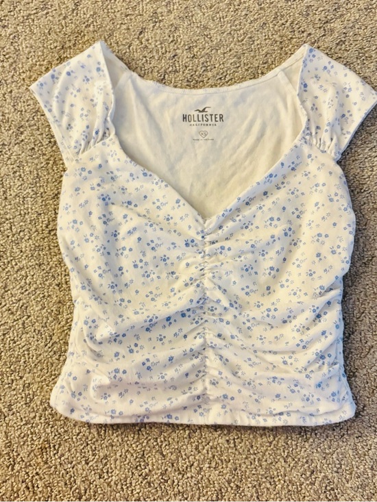 Hollister Tops - Hollister White Crop Top with Light Blue Floral Print